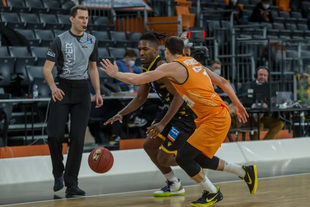 与埃弗拉均 与埃弗拉均